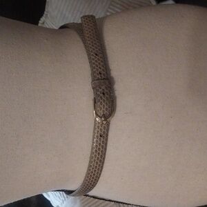 Liz Claiborne Creamy Beige Genuine Snakeskin Skinny Belt Size Med